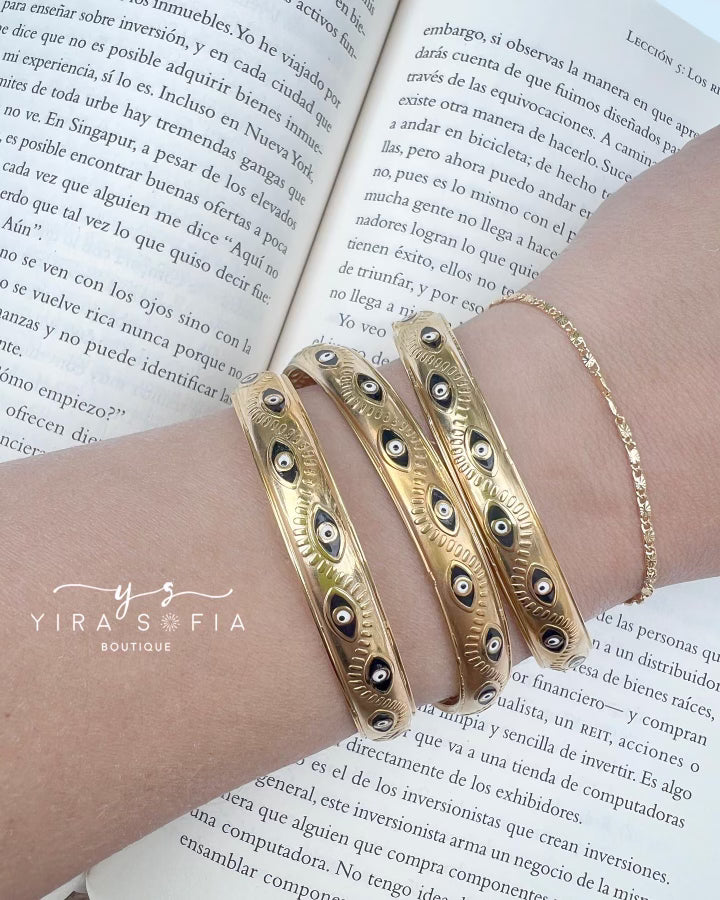 Eye bangle